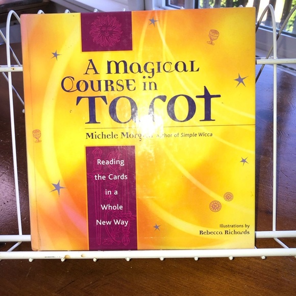 A Magical Course in Tarot Book - Picture 6 of 7